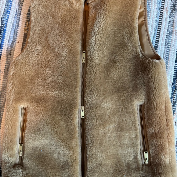 Jcrew furry teddy vest. - Picture 4 of 5